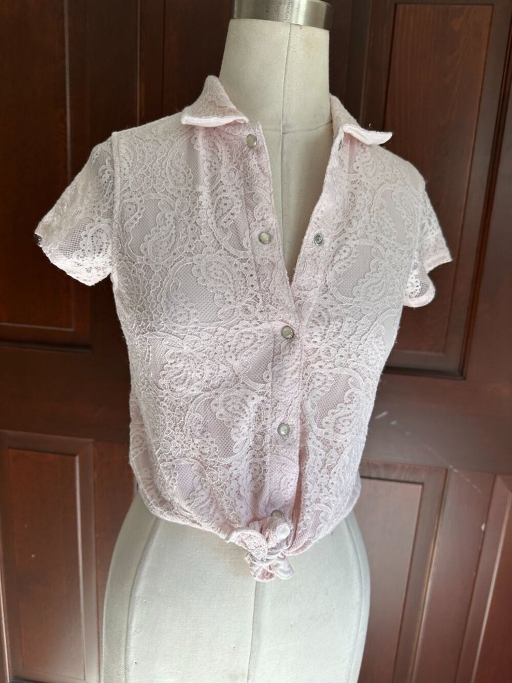 Boot Barn brand SHYANNE pink front knot lace short sleeve blouse Fits like XS